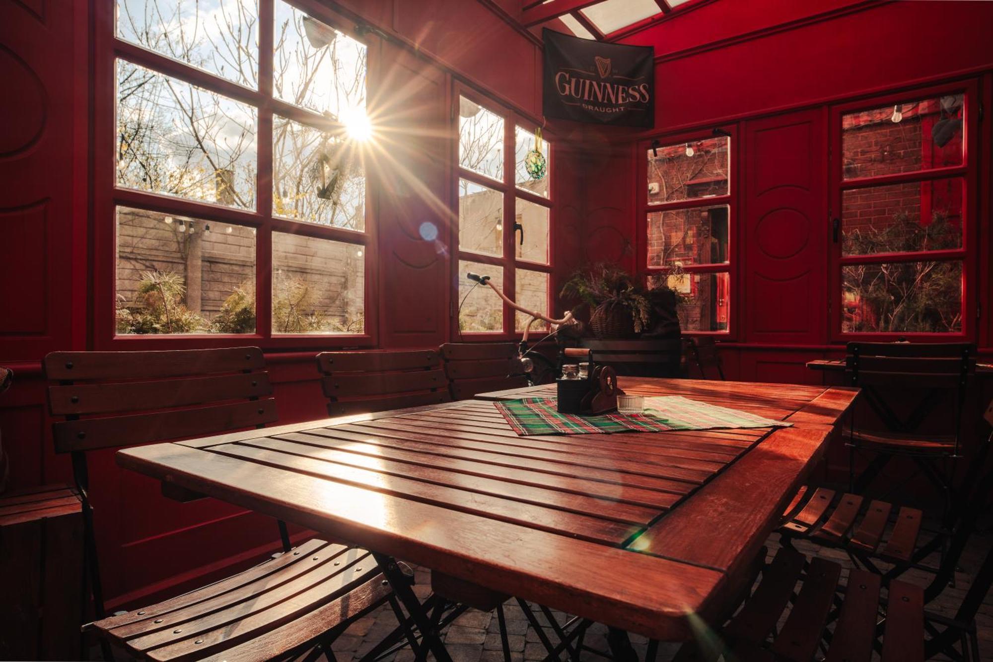 Shoemaker Irish Pub & Accommodation Kielce Exterior photo